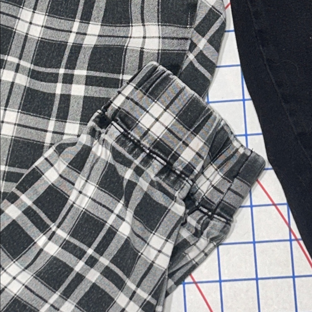 Almost Famous Monochrome Plaid Trousers - Picture 7 of 9